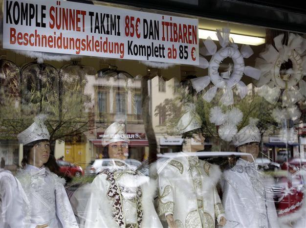 Germany resumes ritual circumcisions after bitter dispute