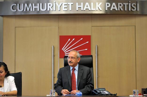 FM following sectarian policy on Syria, CHP head claims