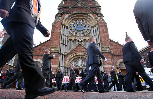 Protestants lose majority status in US