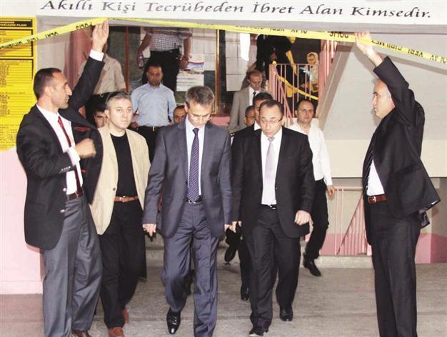 Leaders condemn police chief’s remarks in unison