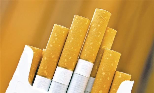 Smoking in cars beats UN pollution threshold