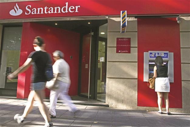 S&P downgrades 7 Spanish large banks
