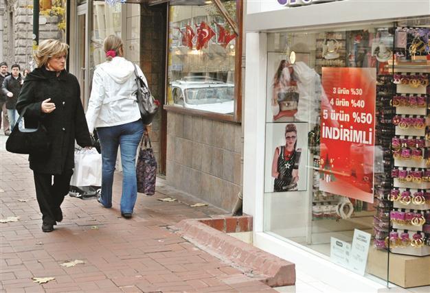 Consumers wary as confidence declines
