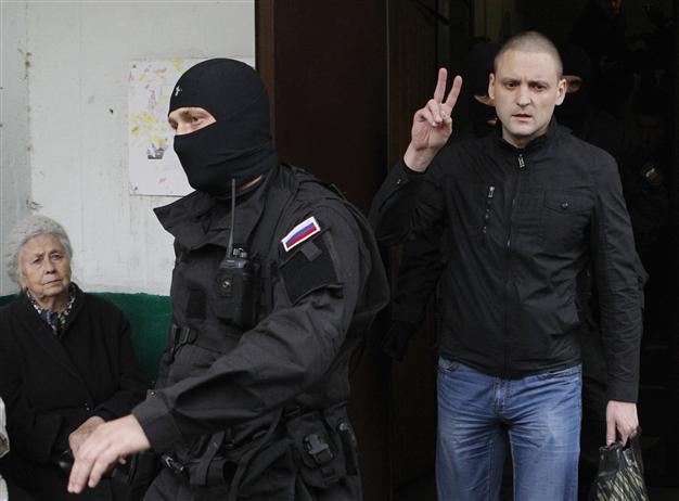 Russia probes Putin protest leader over mass riot plot