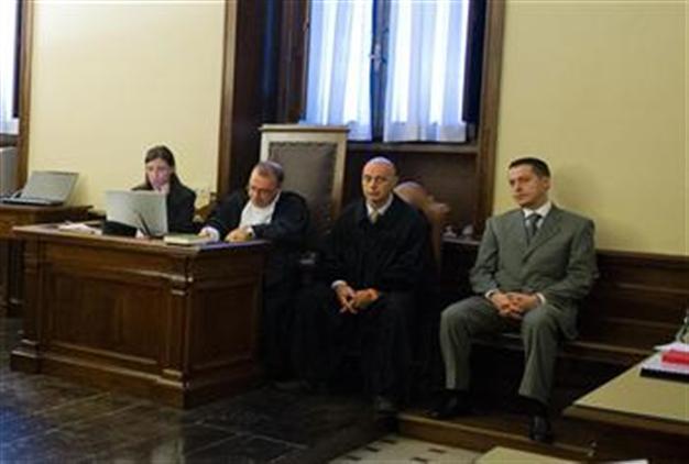 Popes butler gets 18 months in jail in Vatileaks case