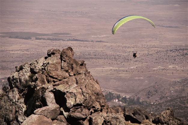 Hasandağı Mountain prepares to host paragliders