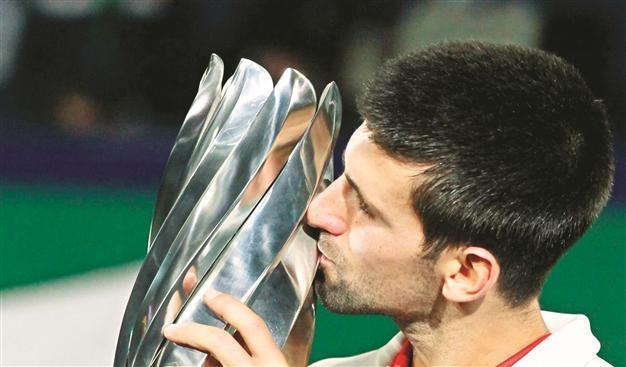 Djokovic stuns Murray in Shanghai