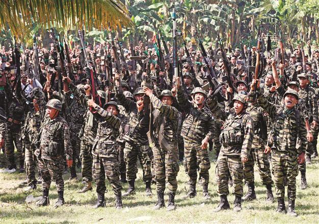 Philippines, Muslim rebels sign landmark peace deal