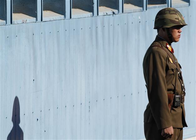 S. Korea president in surprise visit to island near N. Korea