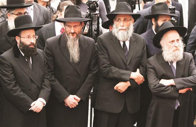 Anti-Semitic posts to be removed by Twitter