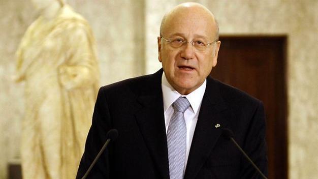 Lebanon PM stays on after bombing at presidents request