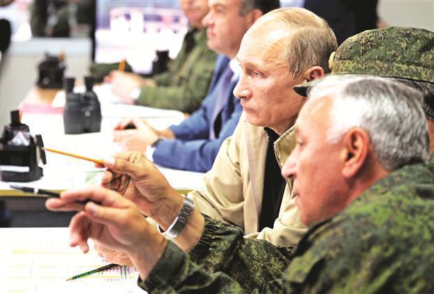 Putin takes helm in biggest nuclear test