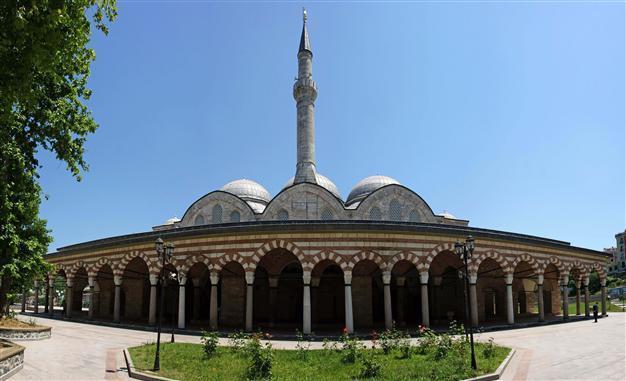 Report reveals Turkish city favored most by Greek buyers