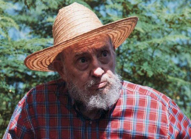 Castro publishes article criticizing health rumors