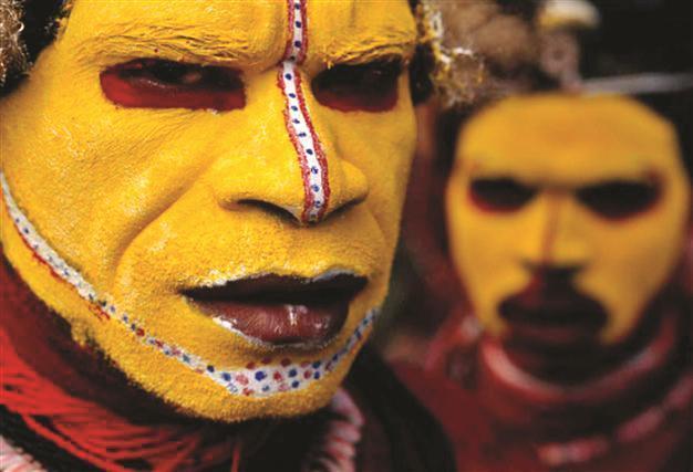 National Geographic to auction photos