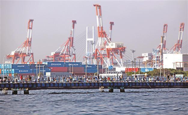 China woes, crisis hit Japan economy