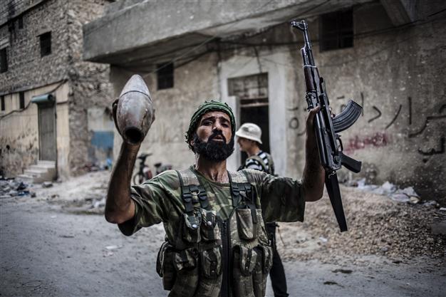 Turkey, Gulf states fund Syrian opposition paychecks: report