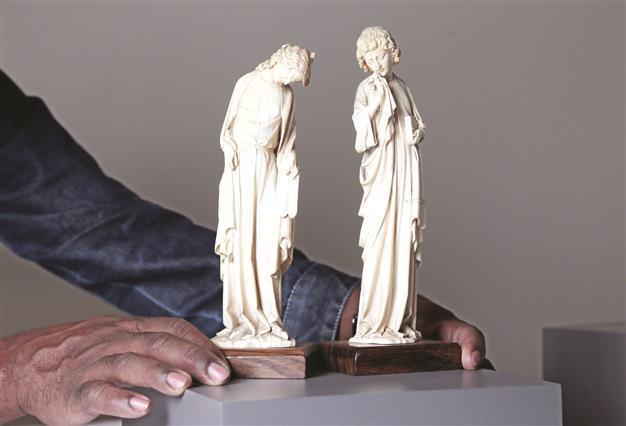 Louvre seeks $1mn to buy old statuettes
