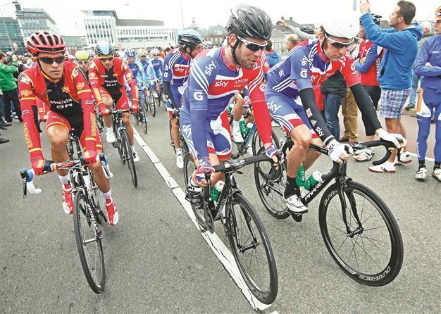 Wiggins and rivals now must put mettle to pedal