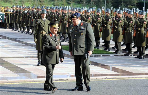 Former Greek commander releases book on Turkey