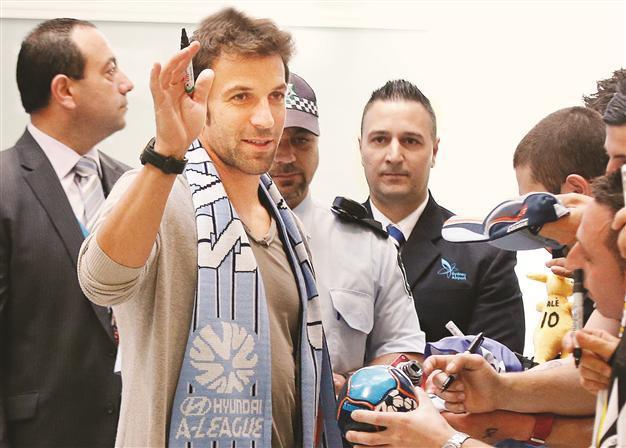Alessandro Del Piero scores in Sydney’s comeback win