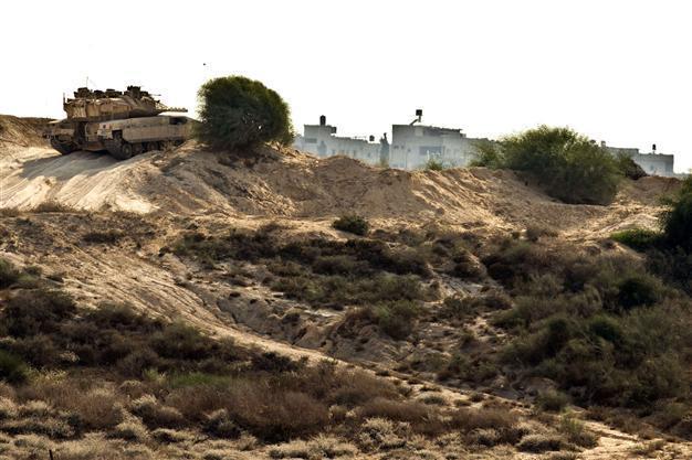 Rocket fire from Gaza draws Israeli airstrike