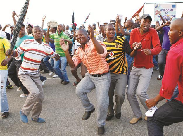 S African miners end strike after pay deal