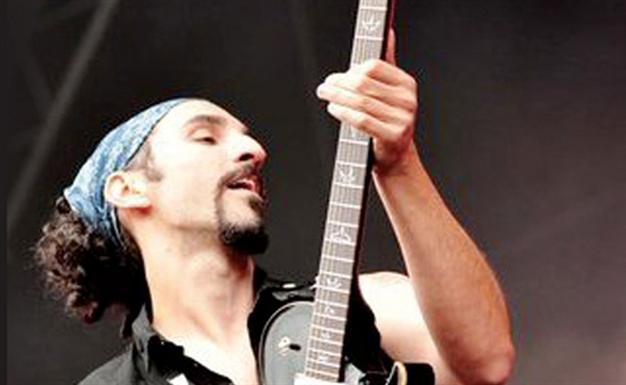 Clinic Live Music Club hosts Yossi Sassi concert