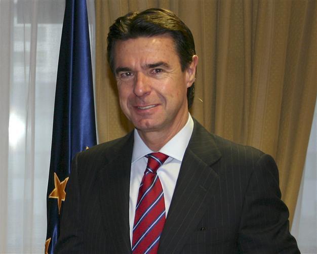 Minister praises Turks in economy