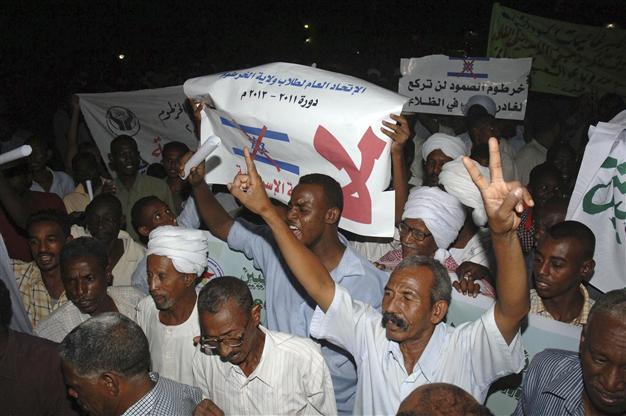 Hamas accuses Israel of Sudan blast