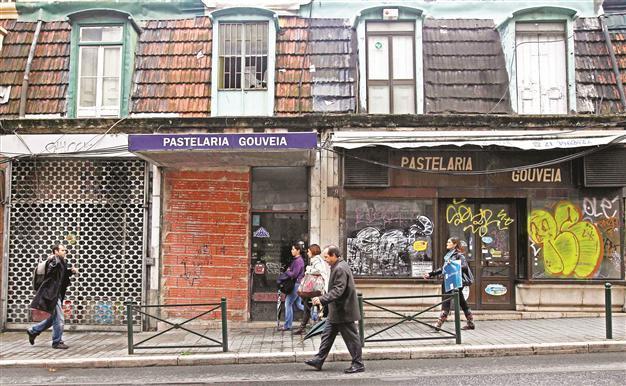 Portugal requires extra debt effort
