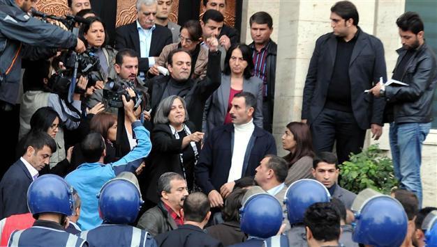 BDP rally to support hunger strikes banned in Diyarbakır
