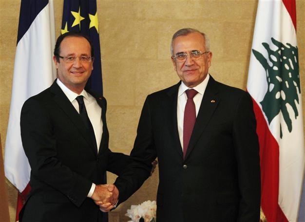 Hollande backs Lebanon over Syria crisis