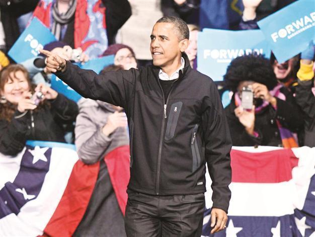 Obama pushes middle class, Romney focuses on economy