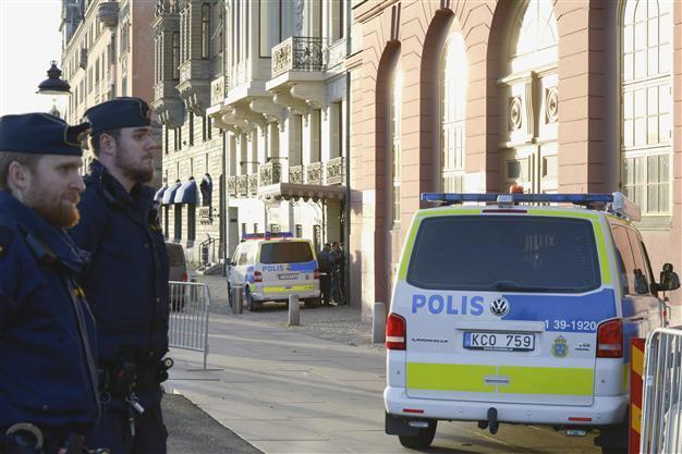 Security guard killed at Swedish PM’s home