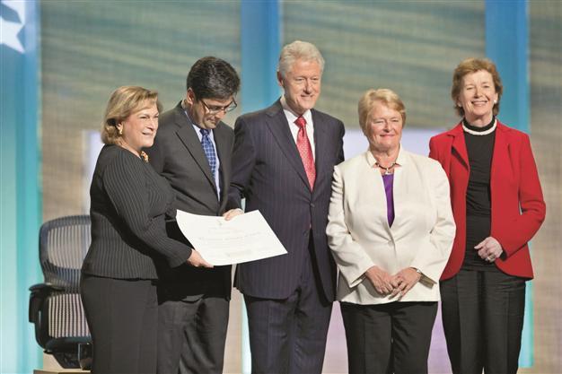 Clinton honors project by Sabancı Foundation