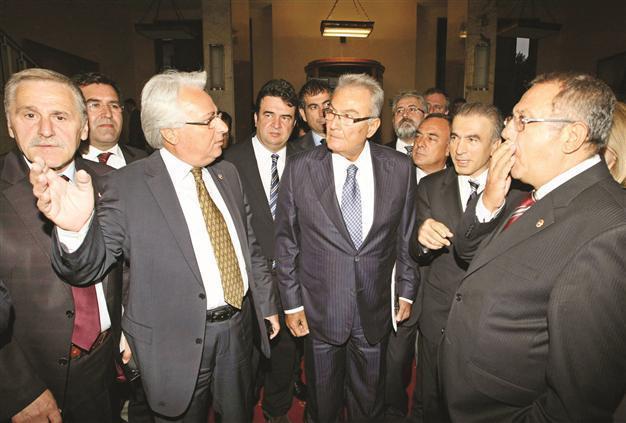 Former CHP head lectures coup panel, storms off