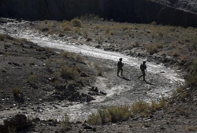 Afghan roadside bombing kills eight civilians