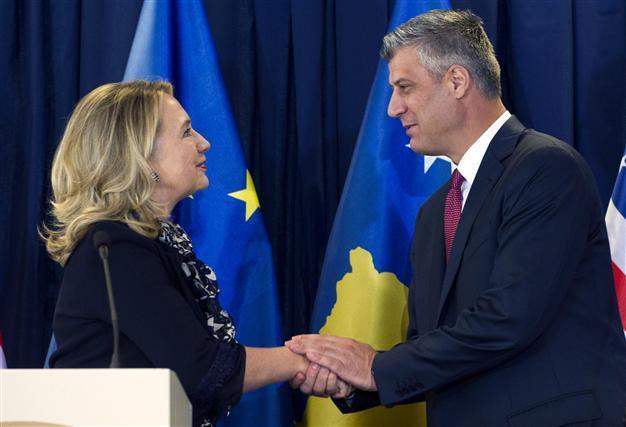 Clinton says Kosovo independence not up for discussion