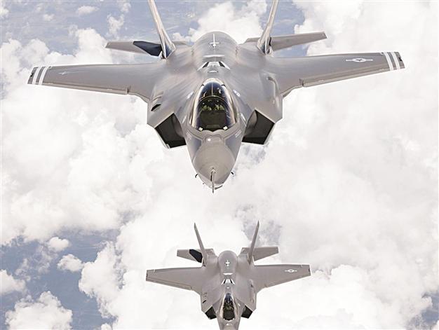 Lockheed tweaks F-35 night helmets