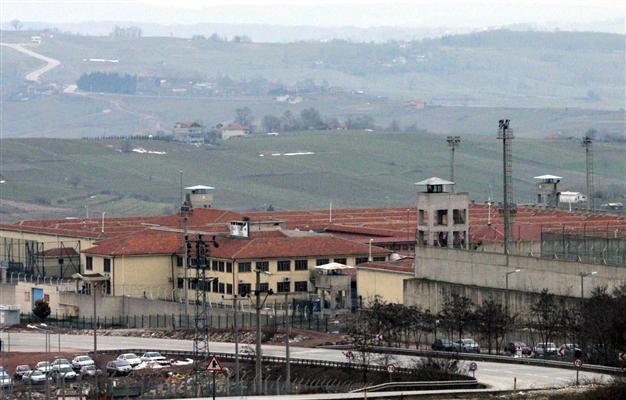 Convict escapes from high security prison
