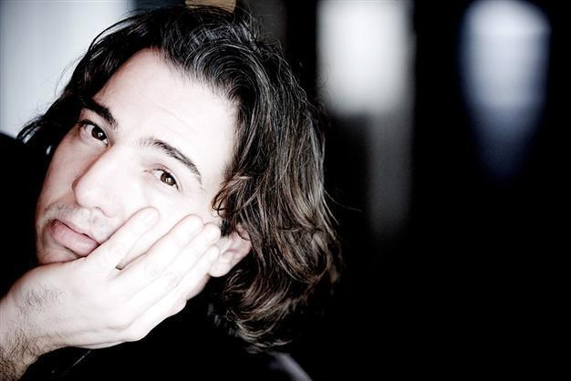 Arabesque music is treason, says Turkish pianist