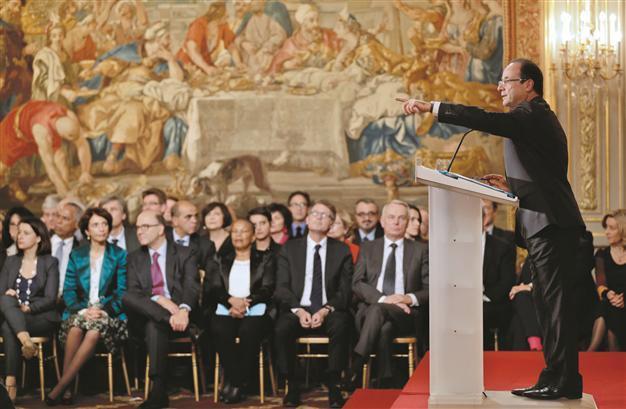 Paris first to recognize Syria rebels