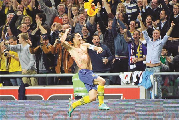 Plaudits rain down on Ibrahimovic after stellar four-goal performance