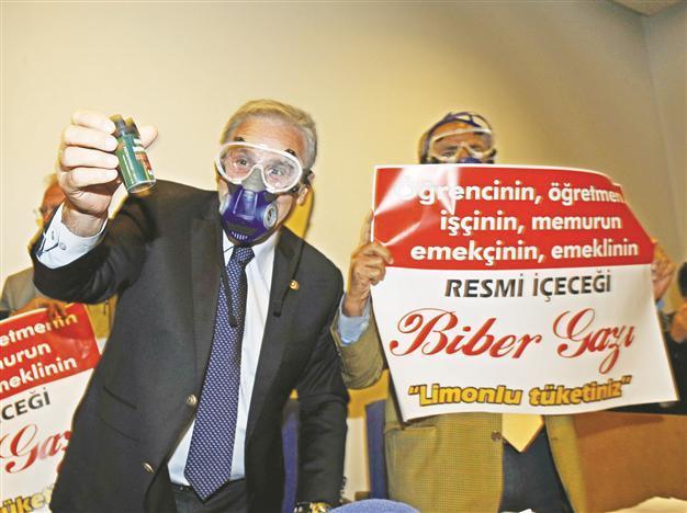 Turkish MP’s spray pepper gas at Parliament