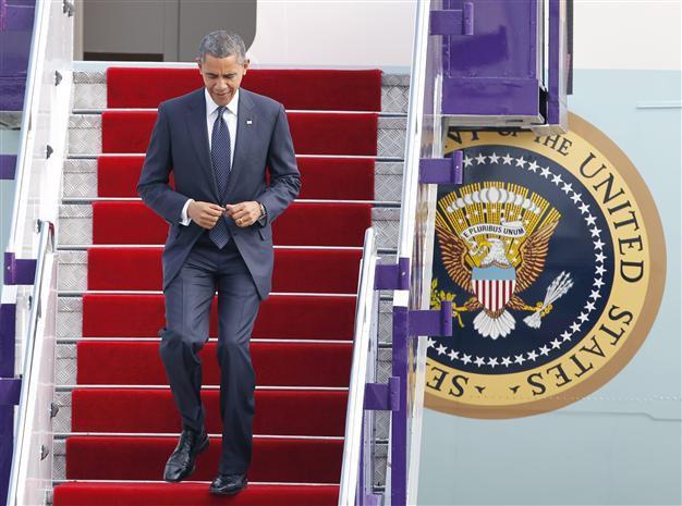 Obama lands in Thailand to kick off Asian tour