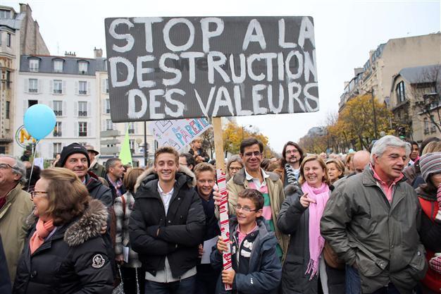 More than 100,000 march against gay marriage in France