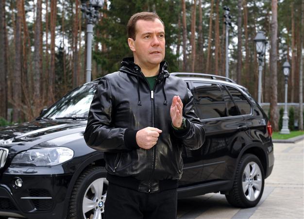 Russians poke fun at Medvedev video