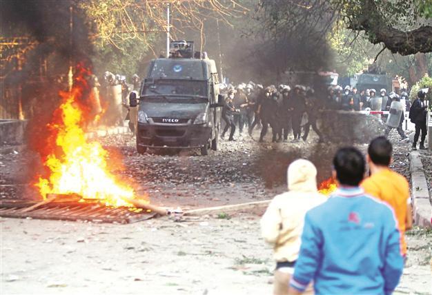 Morsi faces uphill battle as rage brews on streets