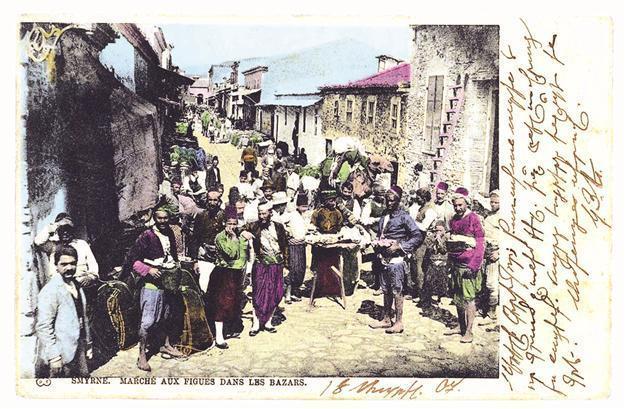 Photos depict seminal events in İzmir’s past at an exhibition